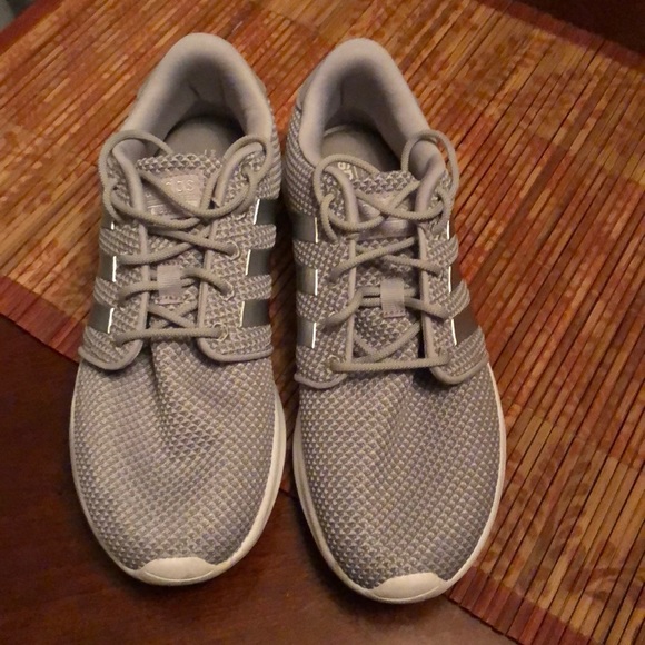 Adidas shoes 👟 - Picture 1 of 8